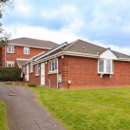 Pinfold Court Apartments Knowsley Exterior photo
